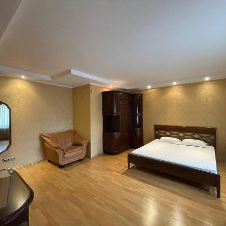 One Bedroom Kreschatik Str 4 Kiev Exterior foto
