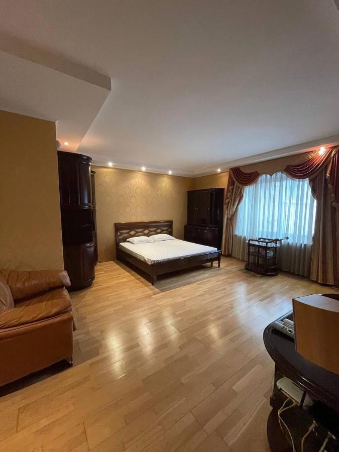 One Bedroom Kreschatik Str 4 Kiev Exterior foto