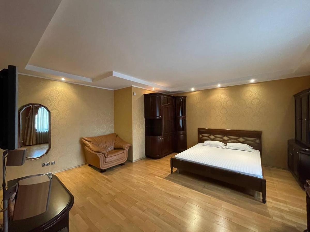 One Bedroom Kreschatik Str 4 Kiev Exterior foto